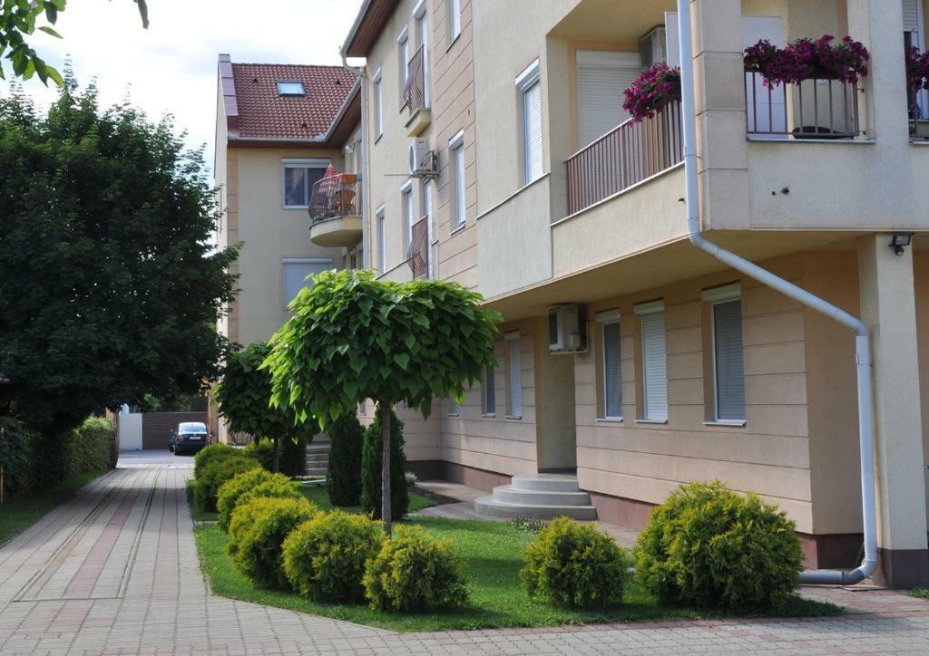 Hajdúszoboszló Sunrise 2 Apartment מראה חיצוני תמונה